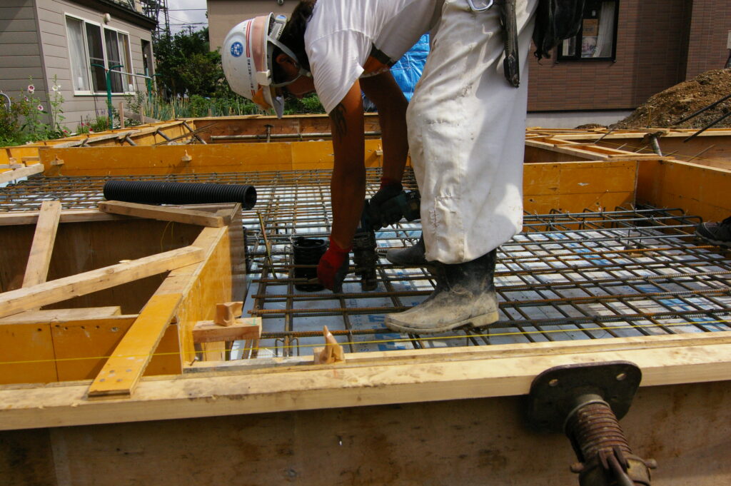 縁の下の力持ち？！　地中熱と交換？！