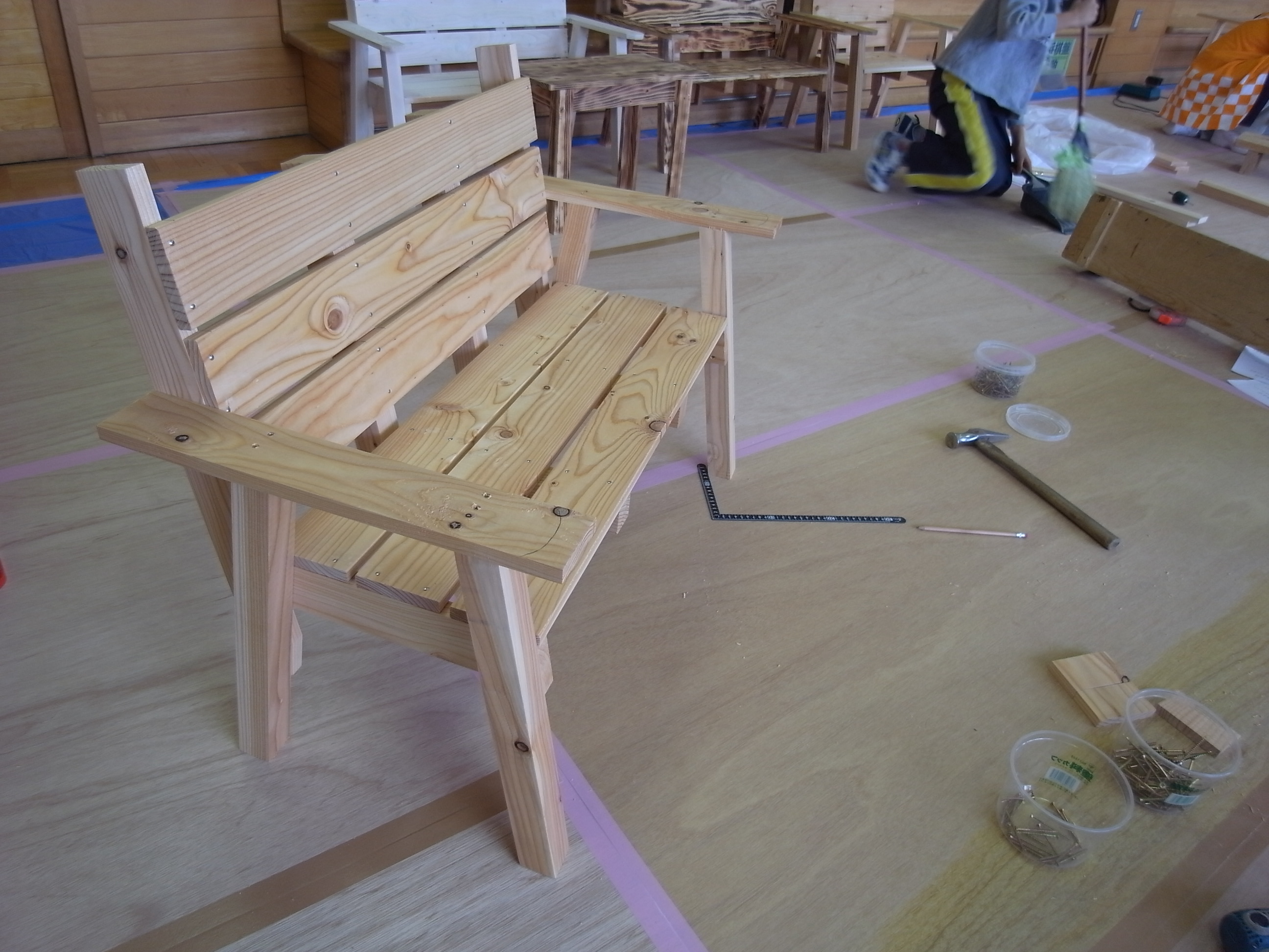 組みあがった椅子です！