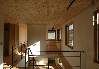 庭を包むすまい