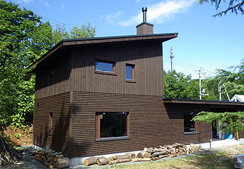 海と山に囲まれた住まい
