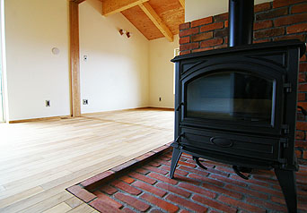 大地の中で暮らす家